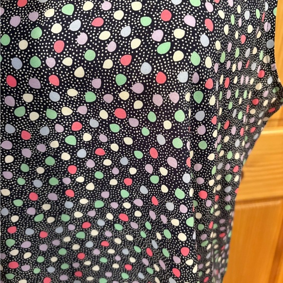 Notations Pastel Polka Dot Print
Sleeveless Top - Picture 4 of 9
